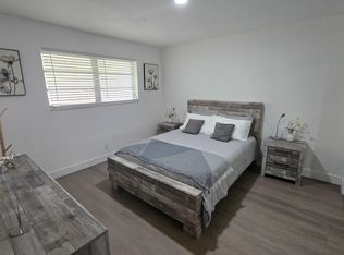 704 NE 8th St APT 10, Hallandale, FL 33009