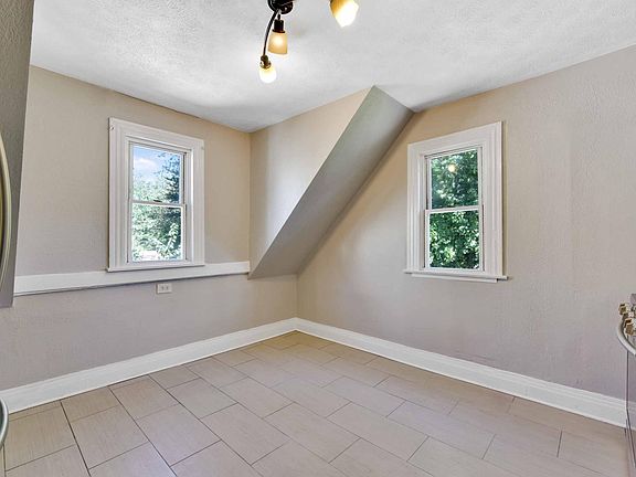5th image of 1333 W 87th St #Up