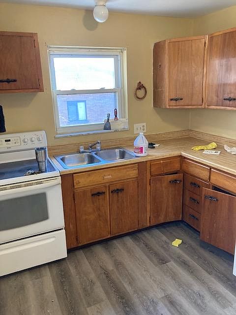 2nd image of 4158 Delhi Rd #4