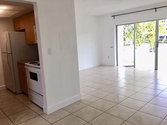 4th image of 7450 SW 82nd Ave #D208