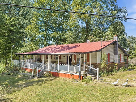 3rd image of 395 Martin Cir