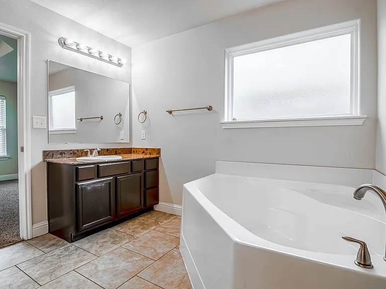 5917 Mile High Ln — Photo 8