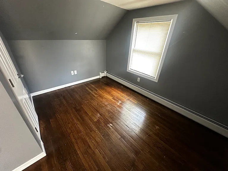 84 Ambrose St — Photo 8