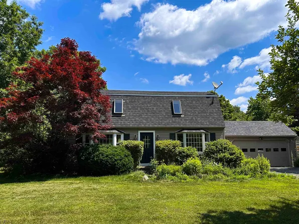 11 Village Green, Henniker, NH 03242