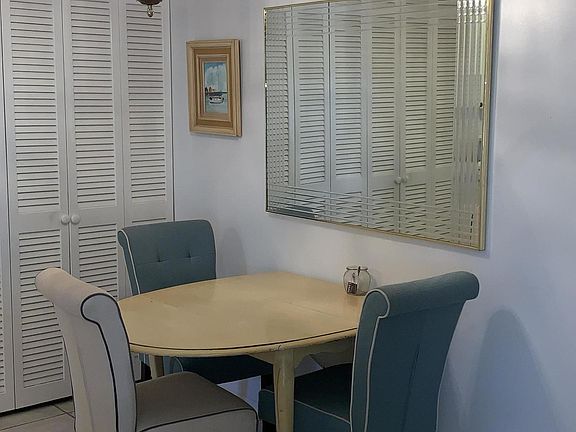 5th image of 90 NE 19th Ave APT 6
