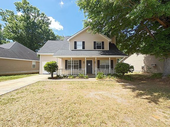 3rd image of 132 Blue Springs Dr