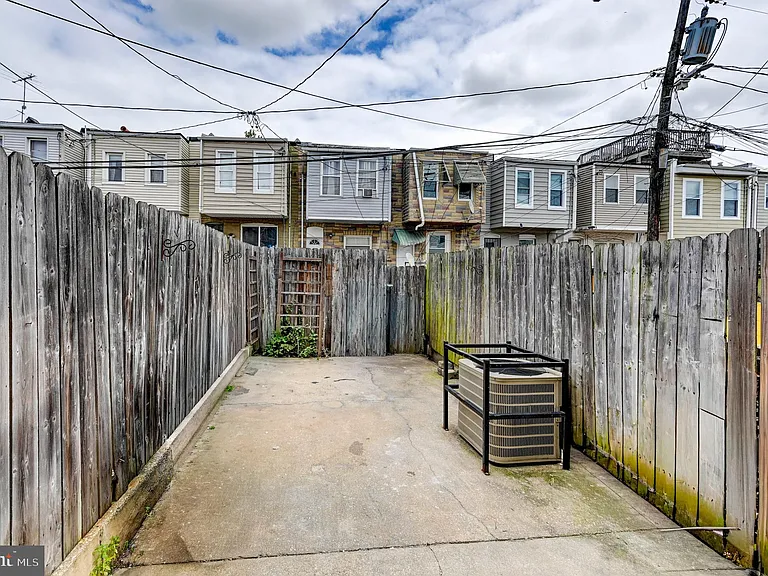 145 N Streeper St — Photo 23