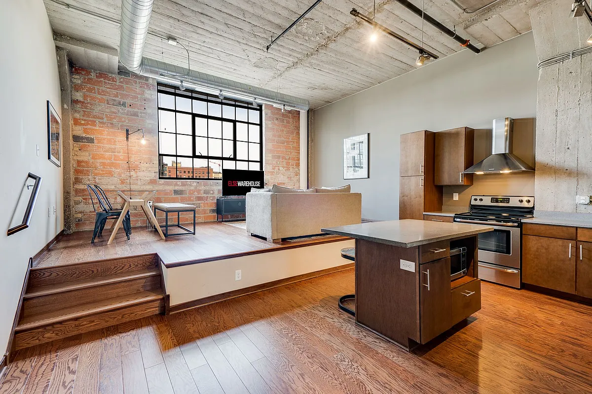 Building Photo - ElseWarehouse in the North Loop