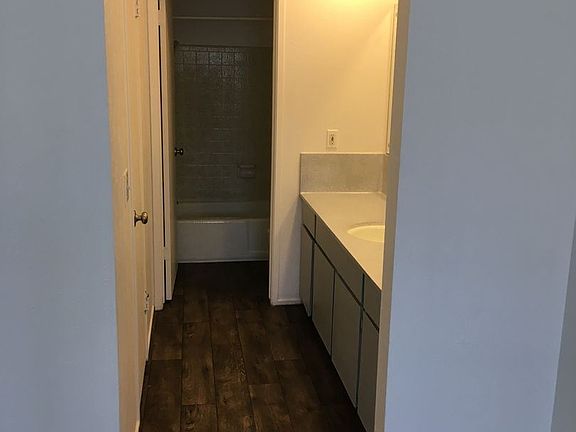 4th image of 475 E 600 S APT 10B