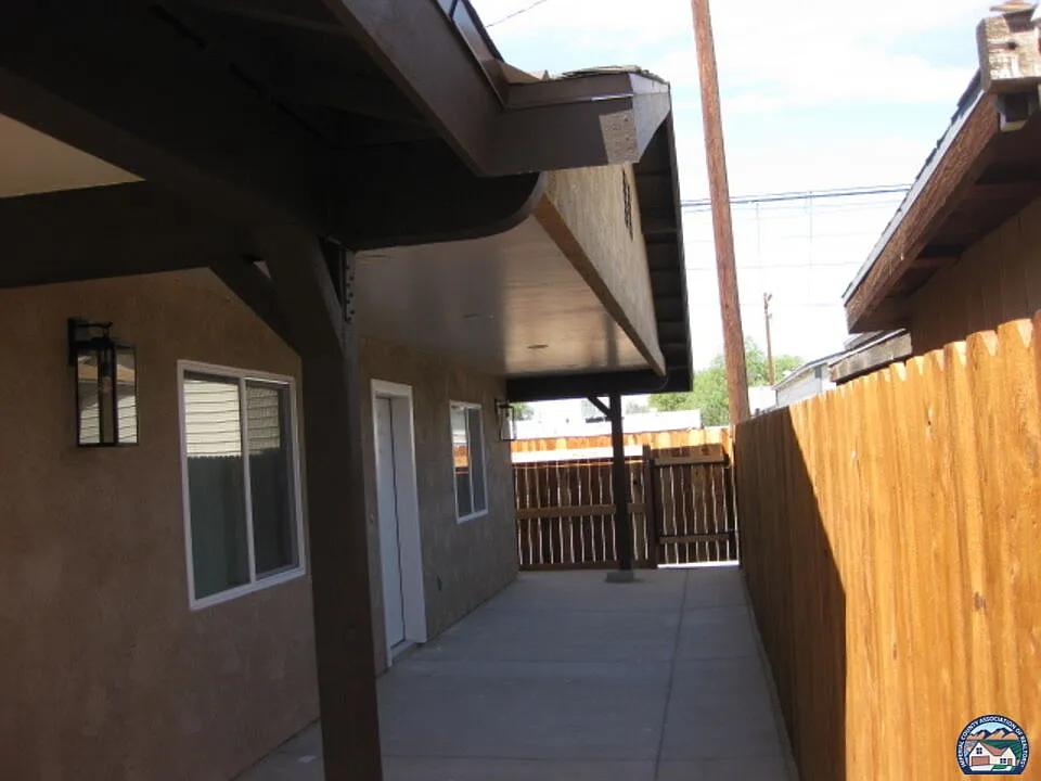 3 bed, 2.0 bath, 1350 sqft, $2,100 — Photo 1