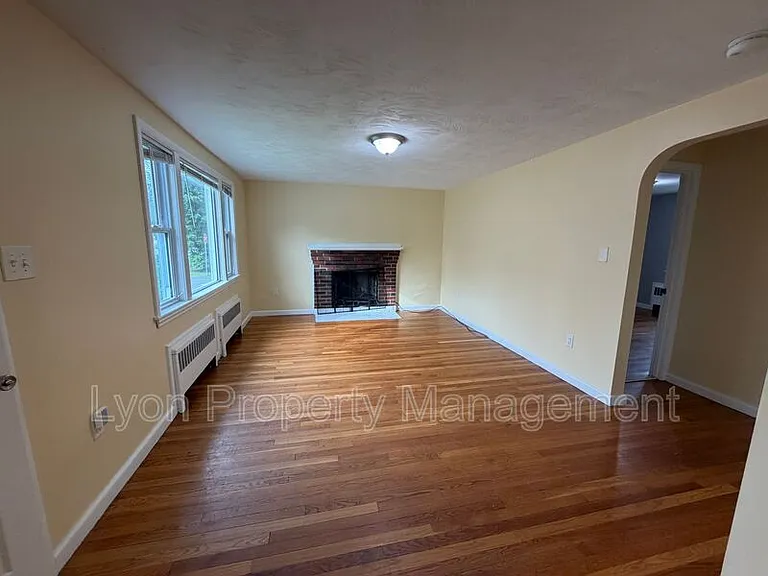 39 Alpena Ave — Photo 5