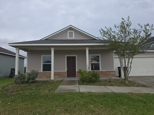 107 Hummingbird Ave, Schulenburg, TX 78956