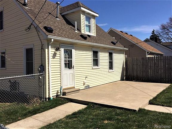 3rd image of 171 Ward St
