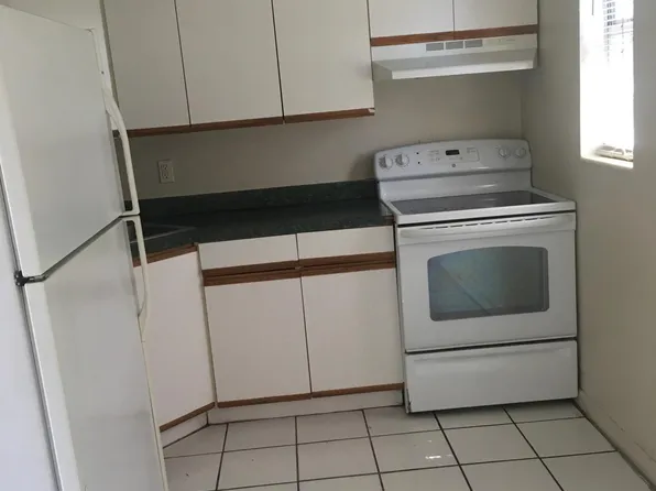 9216 Starkey Rd, Seminole, FL 33777