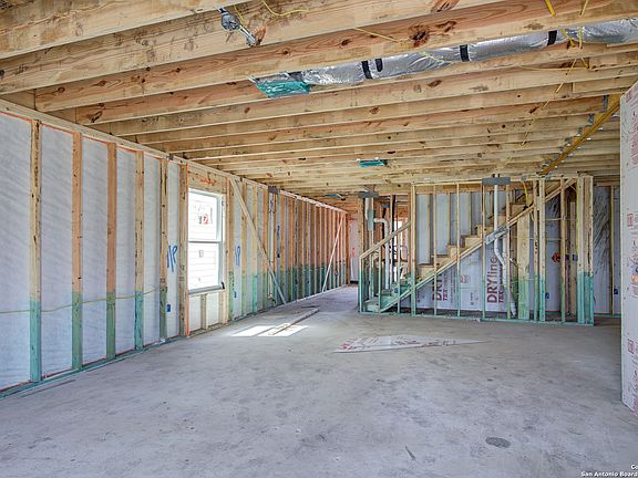 3rd image of 12810 Lorena Ochoa