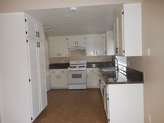 5th image of 14410 Susana Ct