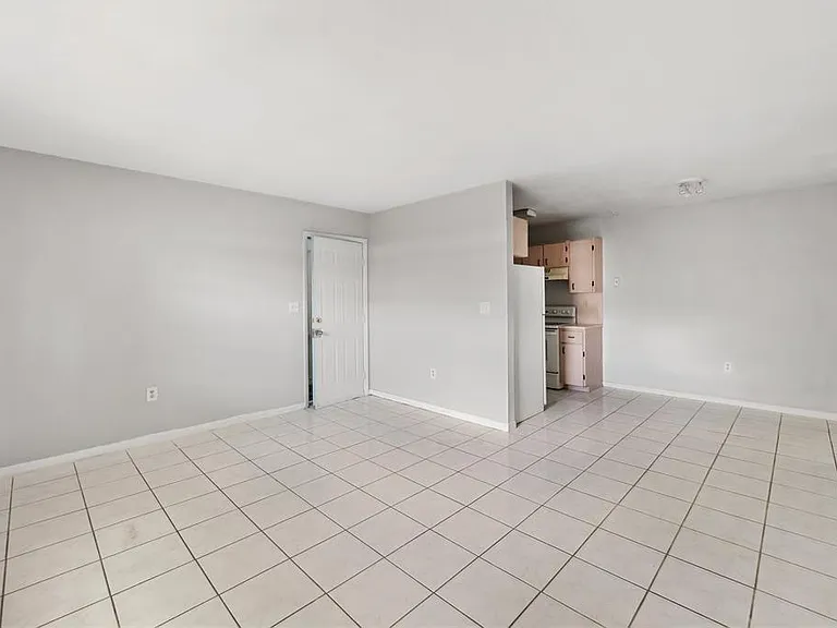 1925 Madison St #14 — Photo 9
