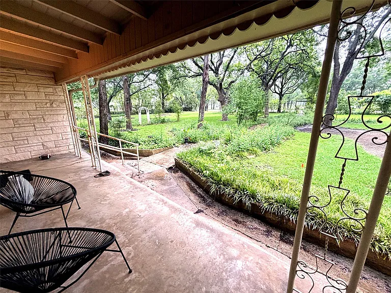 737 Oakdale Dr — Photo 4