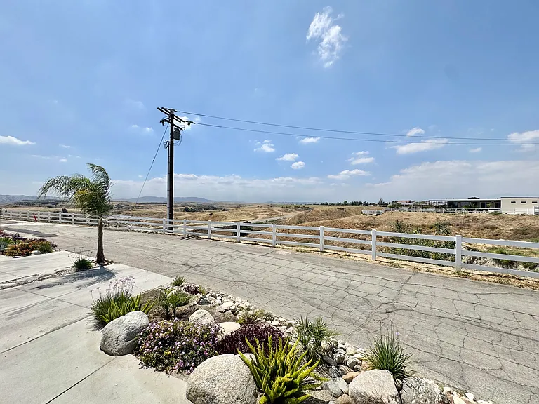 1134 Villa Calimesa Ln — Photo 15