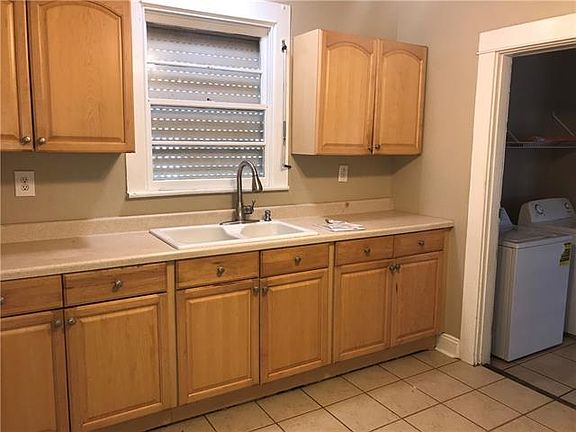 4th image of 4657 Demontluzin St