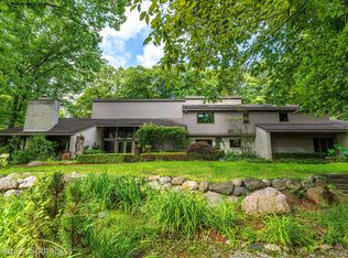 28575 Danvers Ct, Farmington Hills, MI 48334