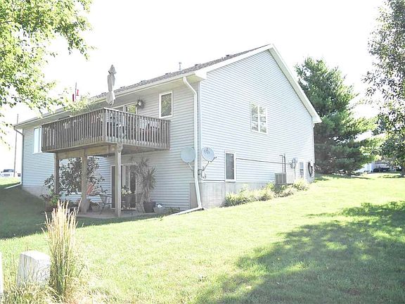 4th image of 102 Cherry Cir