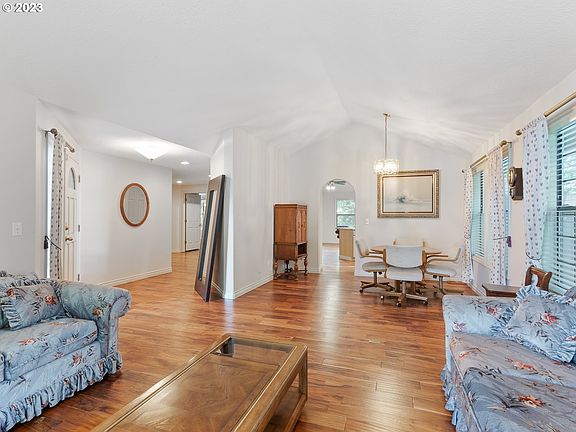 5th image of 2105 NE 60th St