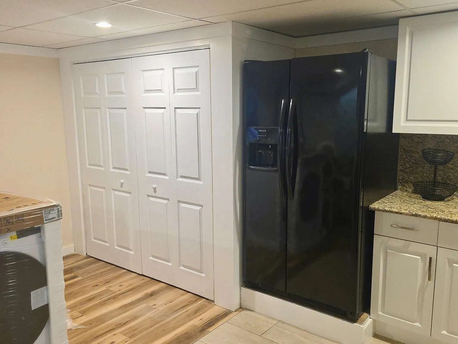 1 bed, 1.0 bath, 928 sqft, $1,300 — Photo 2