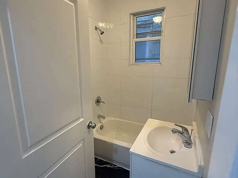 164 Seymour Ave #1 — Photo 2