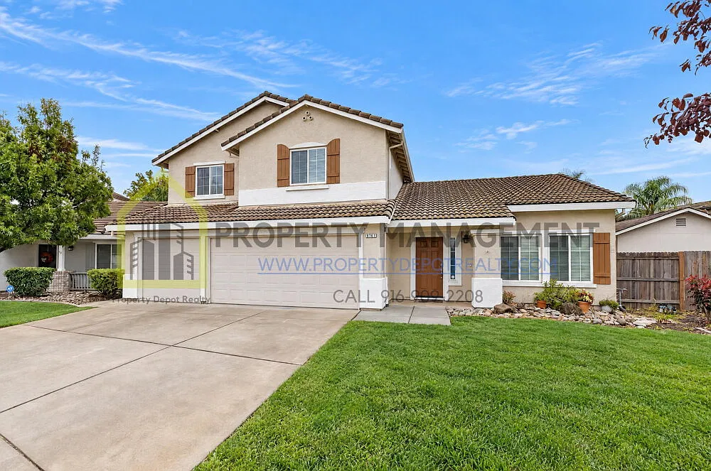 4 bed, 2.5 bath, 2512 sqft, $3,100 — Photo 3