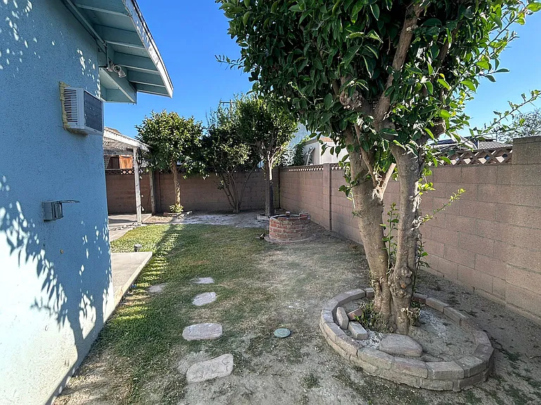 13613 Ardis Ave #1 — Photo 15
