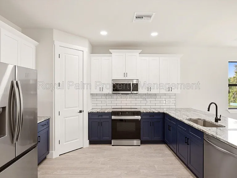 3750 NE 13th Ave — Photo 10