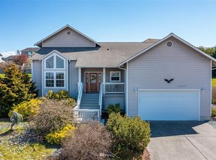 1632 SW Union St, Oak Harbor, WA 98277