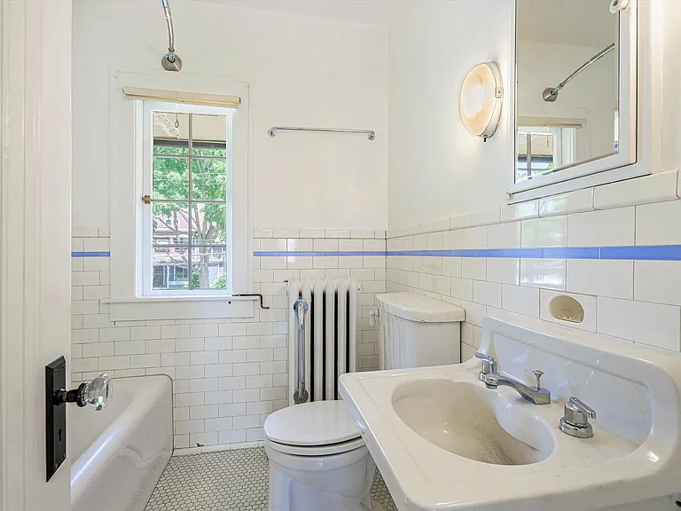 349 College Ave SE — Photo 16
