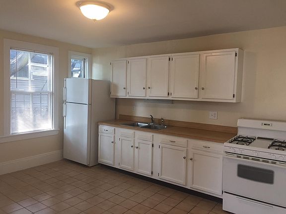 2nd image of 11 Medway St APT 12