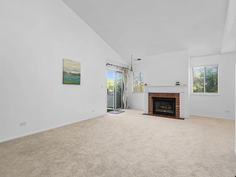 607 Eastview Ct #Z2 — Photo 6
