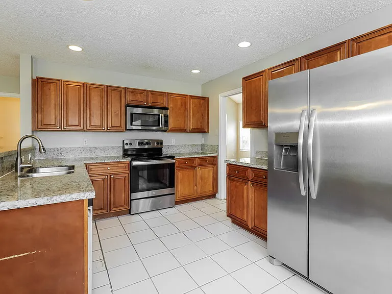 1027 Aviary Rd — Photo 8