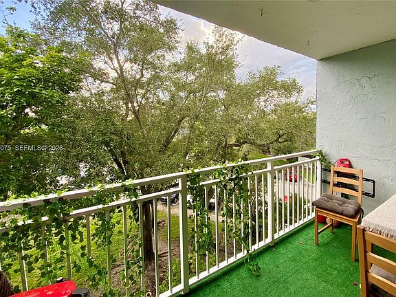 4th image of 9357 Fontainebleau Blvd APT D420