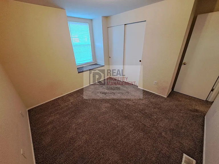 15323 Berry Valley Dr SE — Photo 18