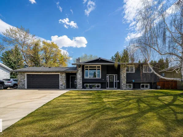 126 Harrison Dr NW, Edmonton, AB T5A 2R4