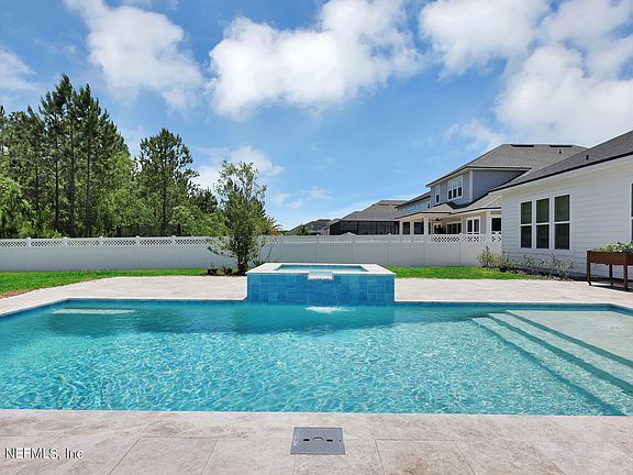 5th image of 193 YORKSHIRE Drive