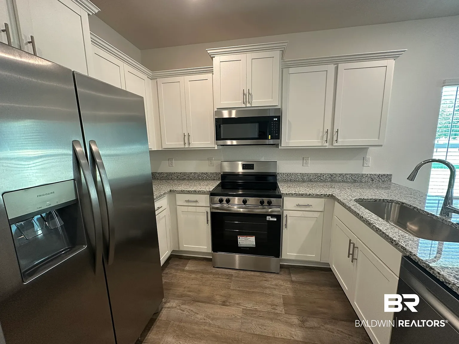 4 bed, 2.0 bath, 1504 sqft, $2,000 — Photo 2