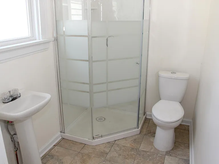 436 Ada St #2 — Photo 5