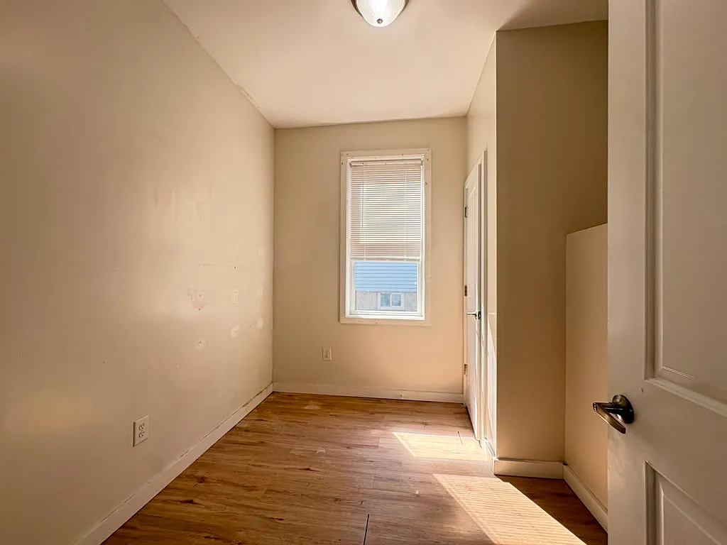 2 bed, 800 sqft, $2,200 — Photo 4