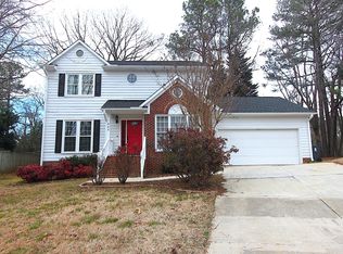 902 Greendale Ct, Apex, NC 27502