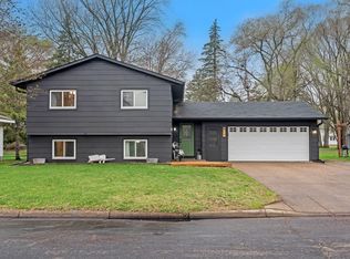 817 Holt Ave NW, Elk River, MN 55330