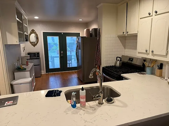 919 W Hickory St — Photo 11
