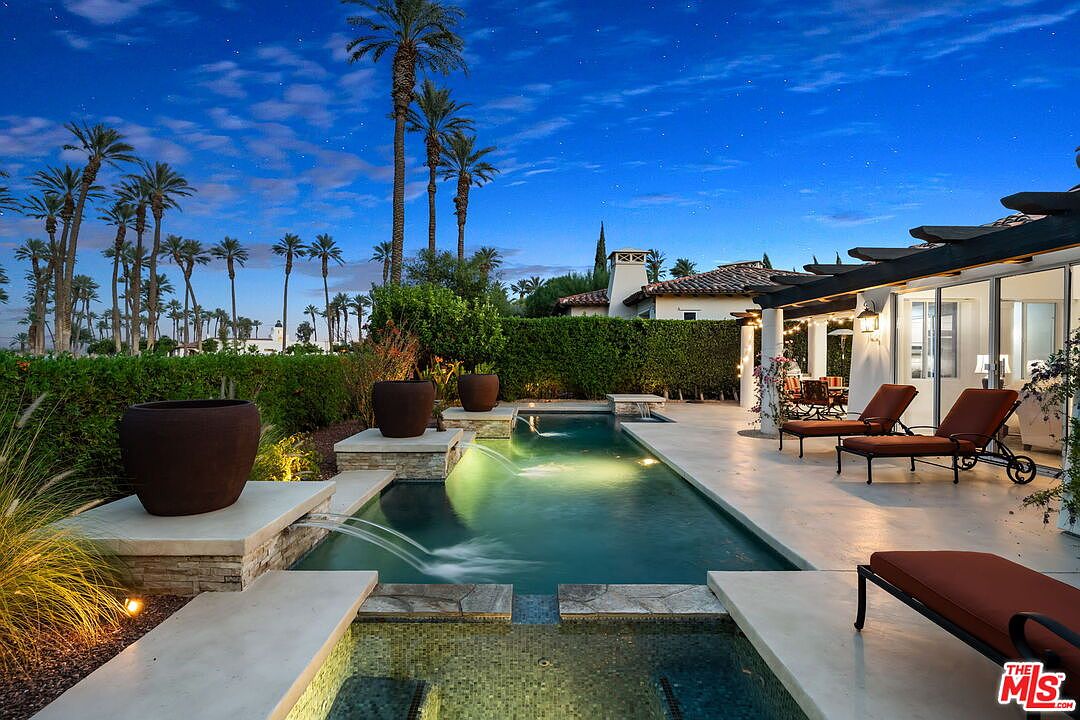 56708 Palms Dr