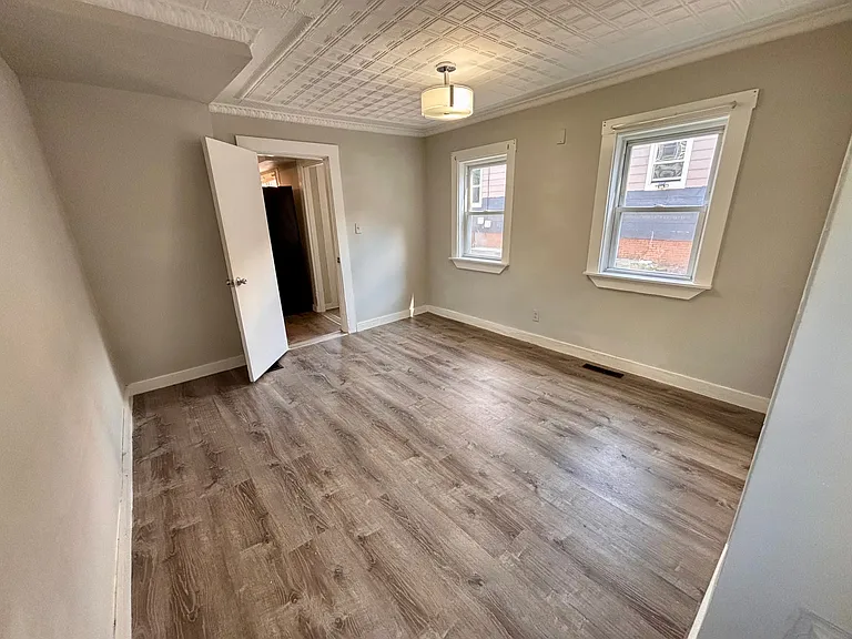 42-44 Franklin St #2 — Photo 6