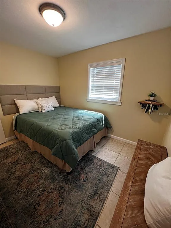 3 bed, 1.0 bath, 1000 sqft, $2,000 — Photo 4